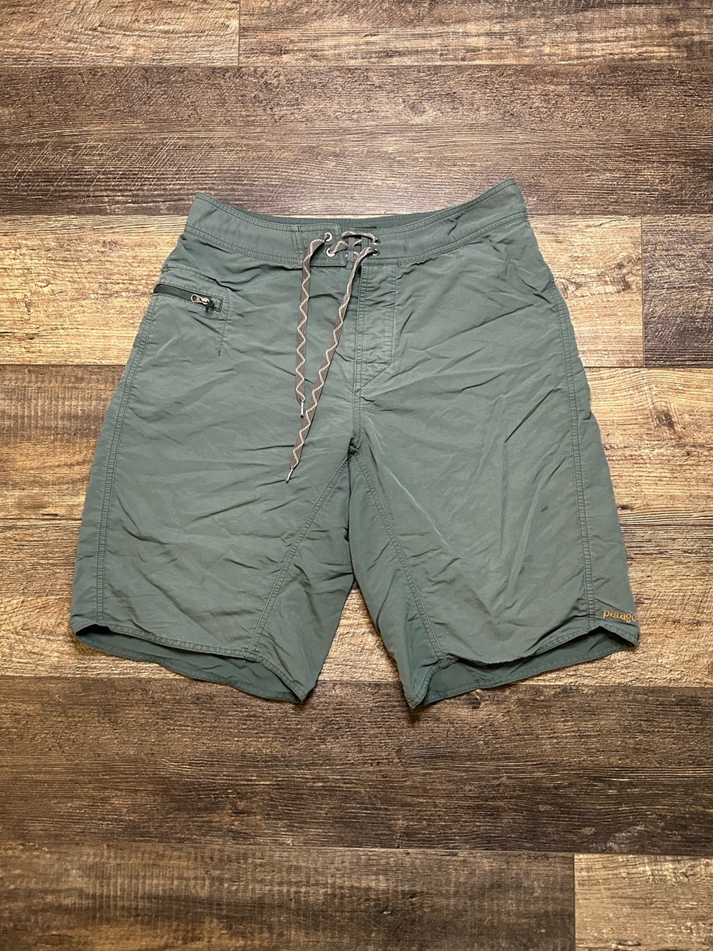 Patagonia Men’s Drawstring Board Shorts Summer Olive Green Size 31